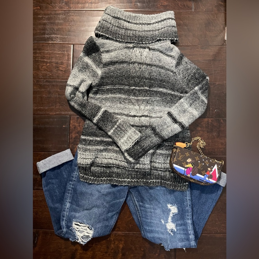 Women turtle neck sweater